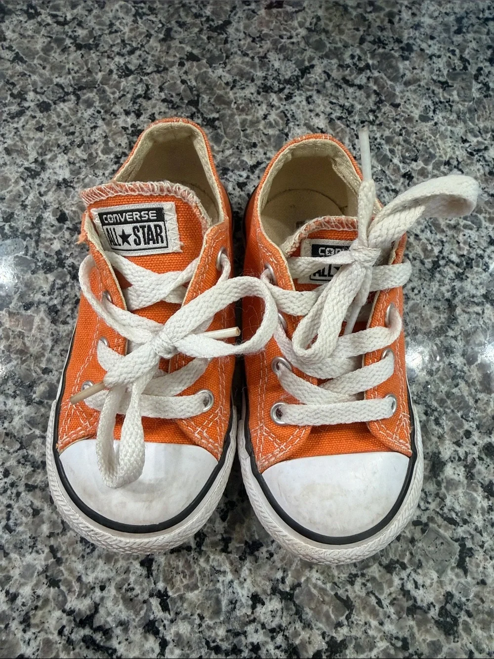 Converse Kids Low-Top Sneakers in Orange and White